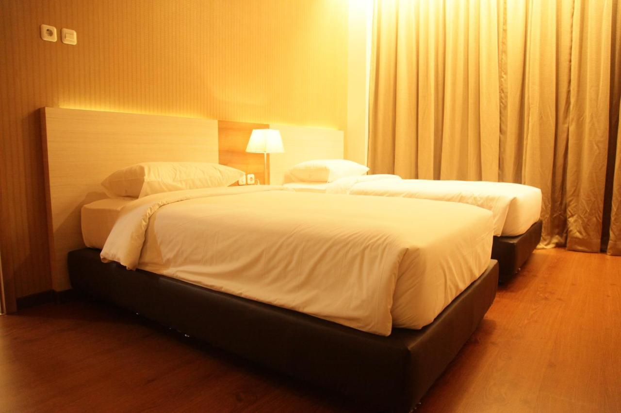 Winstar Hotel Pekanbaru Exterior photo