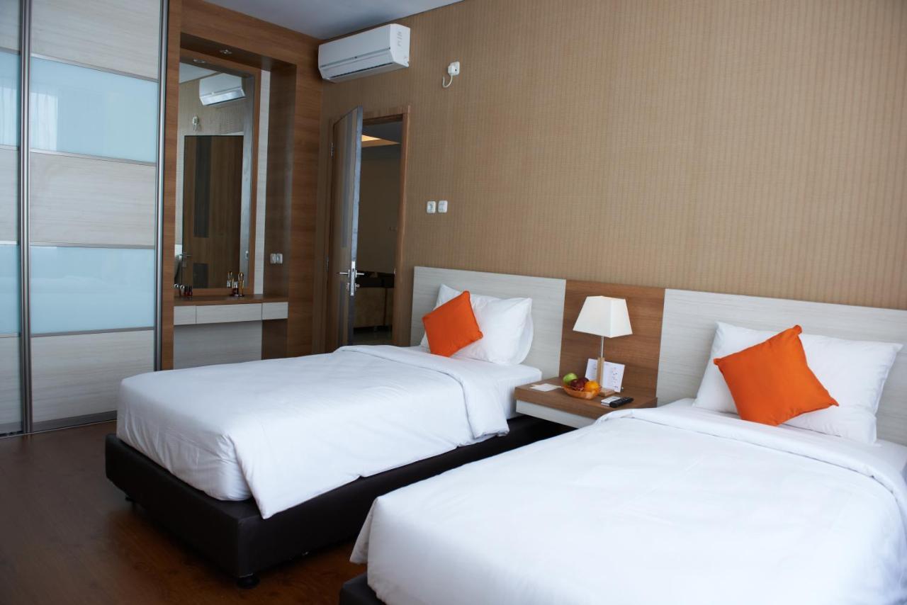 Winstar Hotel Pekanbaru Exterior photo
