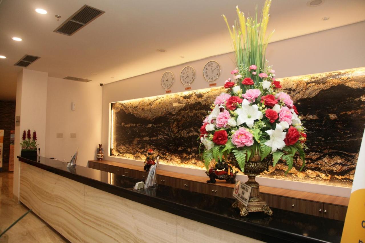 Winstar Hotel Pekanbaru Exterior photo