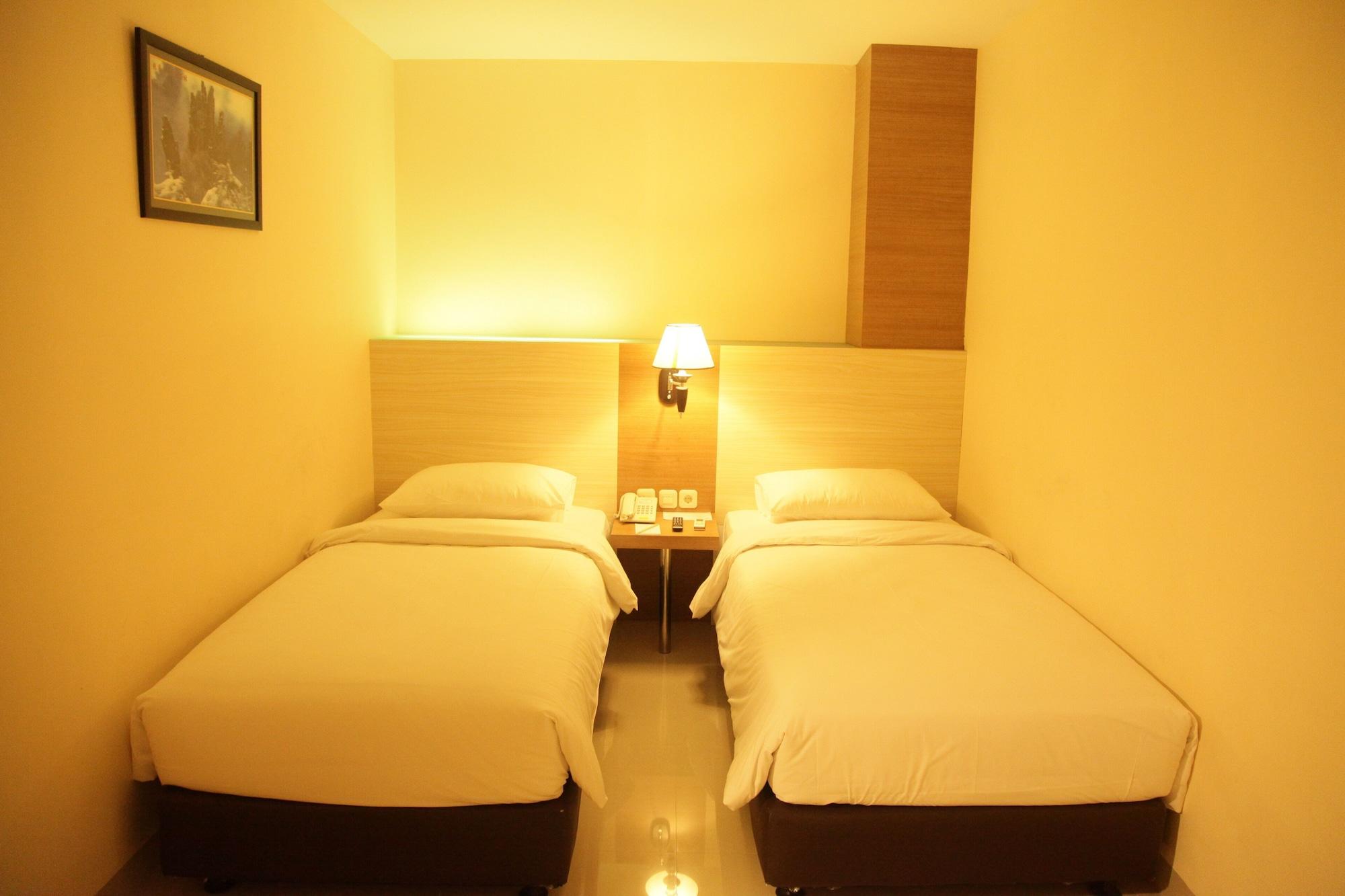 Winstar Hotel Pekanbaru Exterior photo