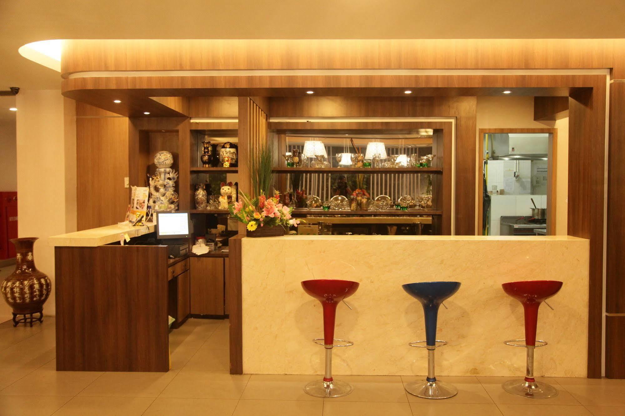 Winstar Hotel Pekanbaru Exterior photo