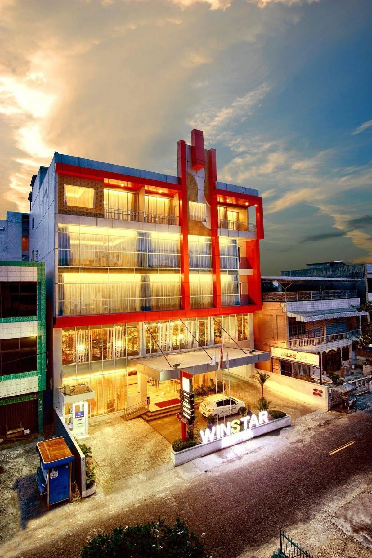 Winstar Hotel Pekanbaru Exterior photo