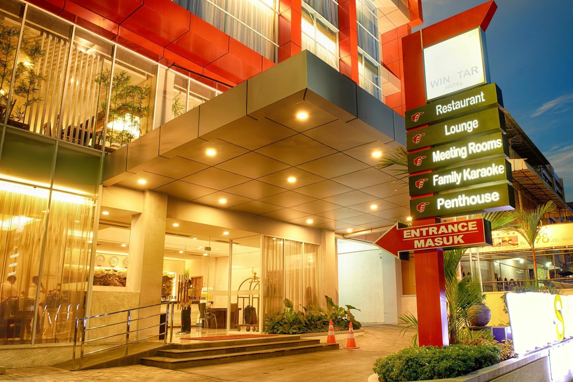 Winstar Hotel Pekanbaru Exterior photo